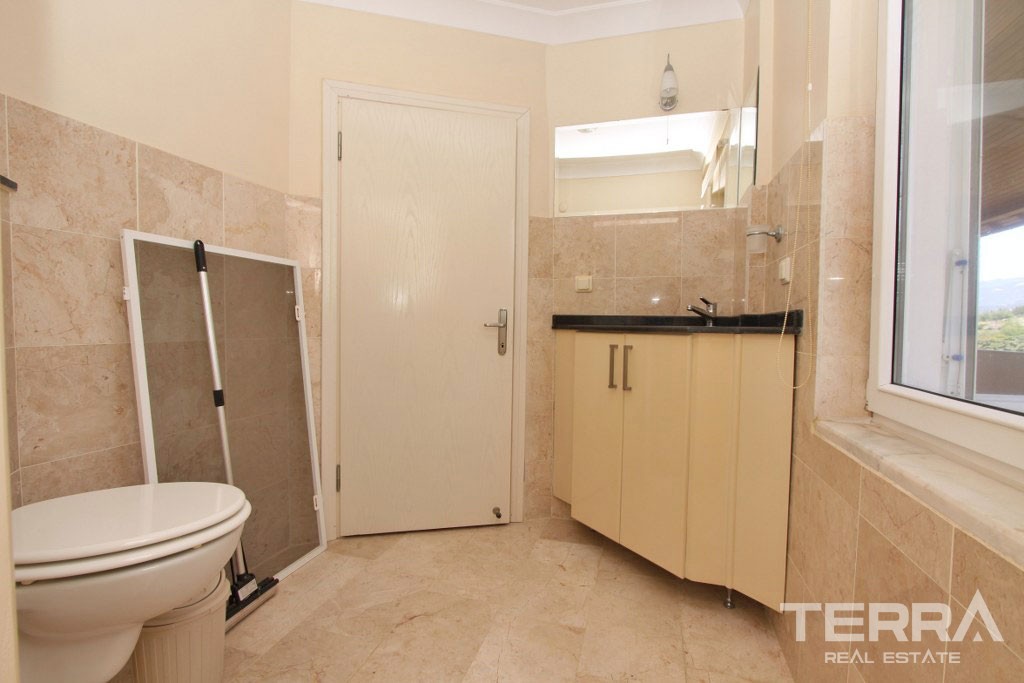 Remarkable Villa in the Development With Common-Use Pool in Oba - 38329