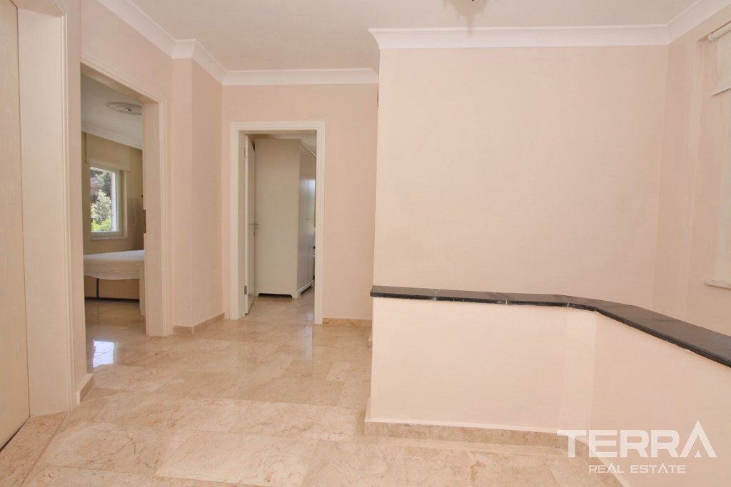 Remarkable Villa in the Development With Common-Use Pool in Oba - 38334