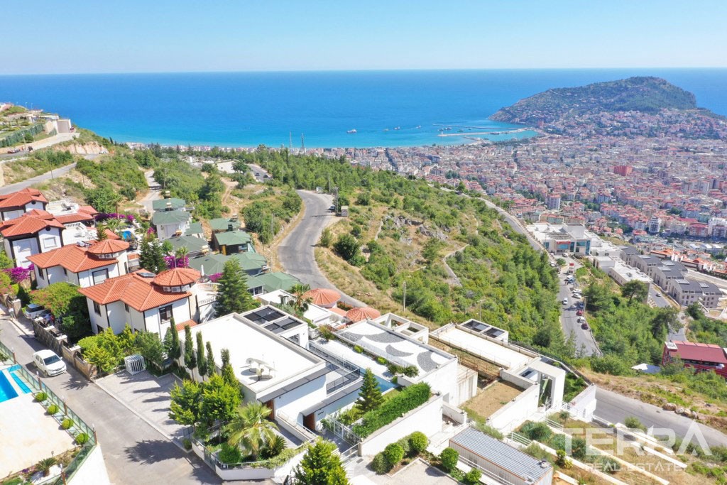 Luxury Villa With Private Pool and Amazing Sea Views in Bektaş - 38359