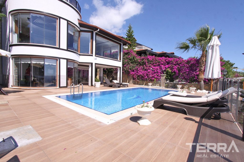 Luxury Villa With Private Pool and Amazing Sea Views in Bektaş - 38362