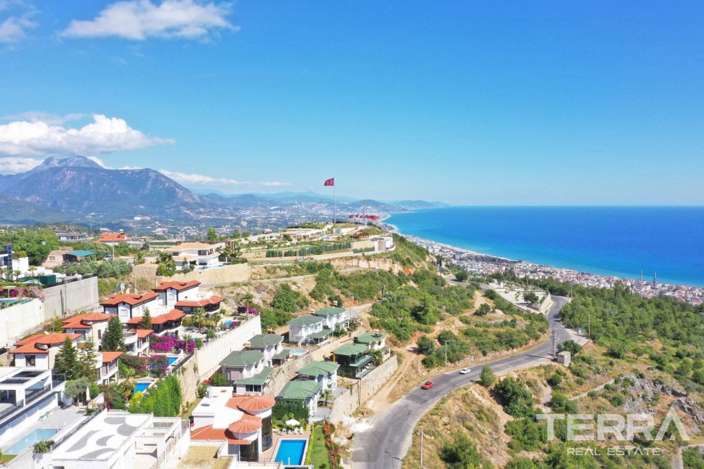 Luxury Villa With Private Pool and Amazing Sea Views in Bektaş - 38364