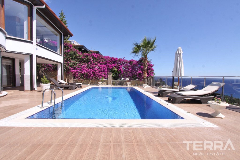 Luxury Villa With Private Pool and Amazing Sea Views in Bektaş