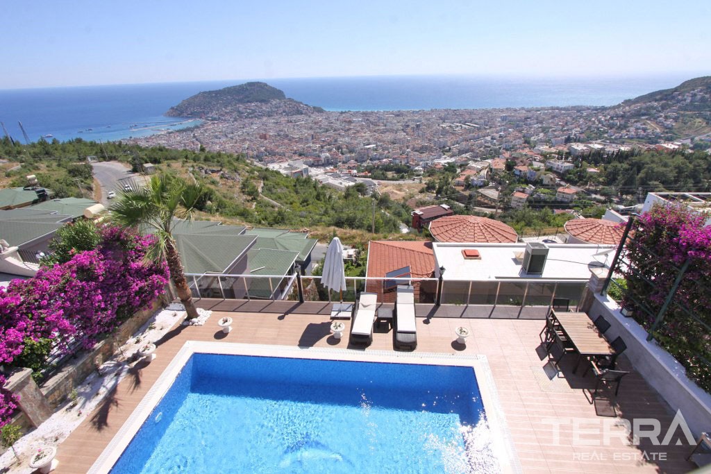 Luxury Villa With Private Pool and Amazing Sea Views in Bektaş - 38373