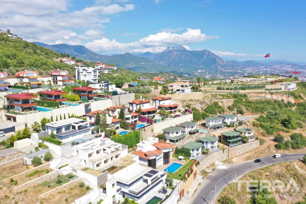 Luxury Villa With Private Pool and Amazing Sea Views in Bektaş - 38377