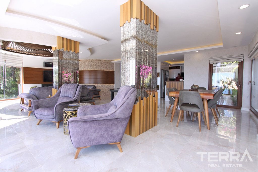 Luxury Villa With Private Pool and Amazing Sea Views in Bektaş - 38391