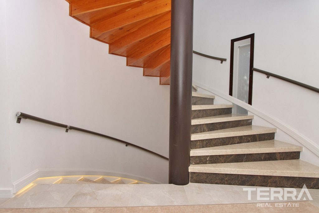 Luxury Villa With Private Pool and Amazing Sea Views in Bektaş - 38400