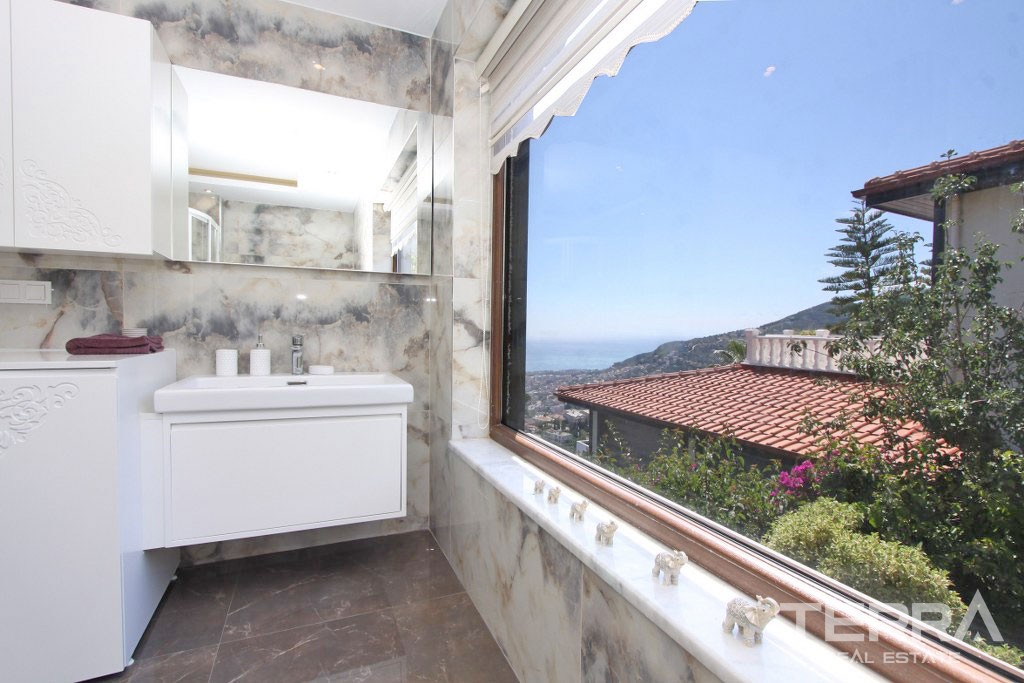 Luxury Villa With Private Pool and Amazing Sea Views in Bektaş - 38407