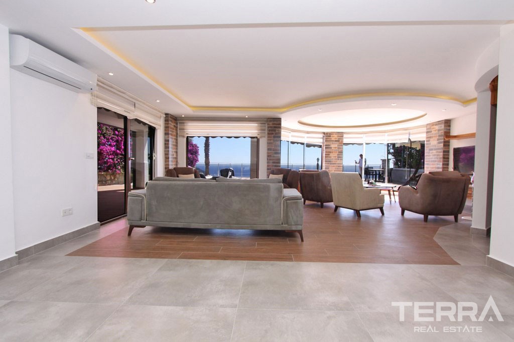 Luxury Villa With Private Pool and Amazing Sea Views in Bektaş - 38412
