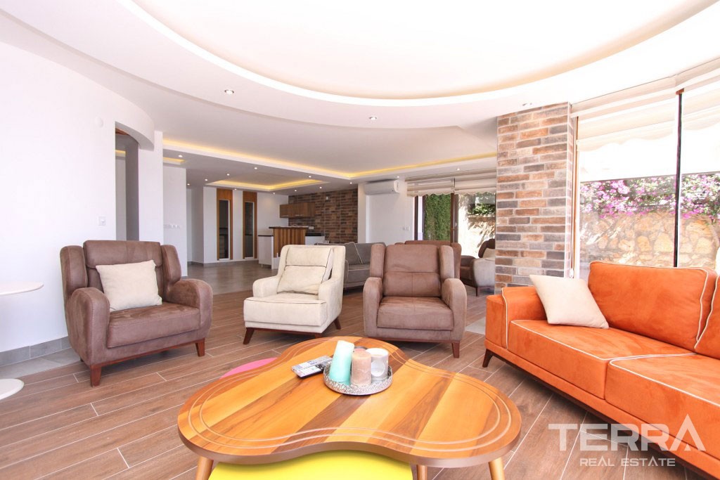 Luxury Villa With Private Pool and Amazing Sea Views in Bektaş - 38415