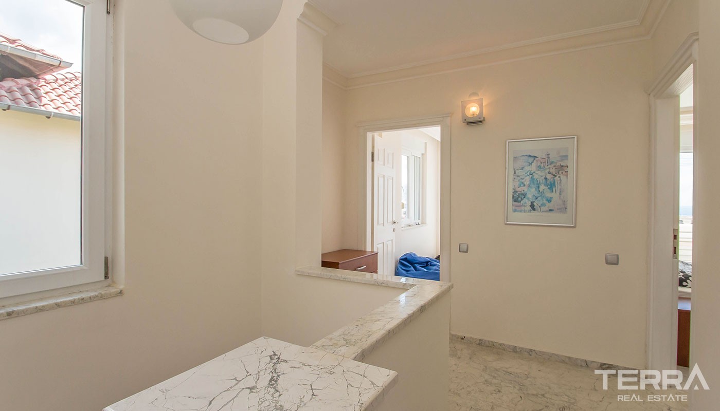 Bargain 2 Bedroom Detached House in Alanya With Panoramic Sea View - 38352