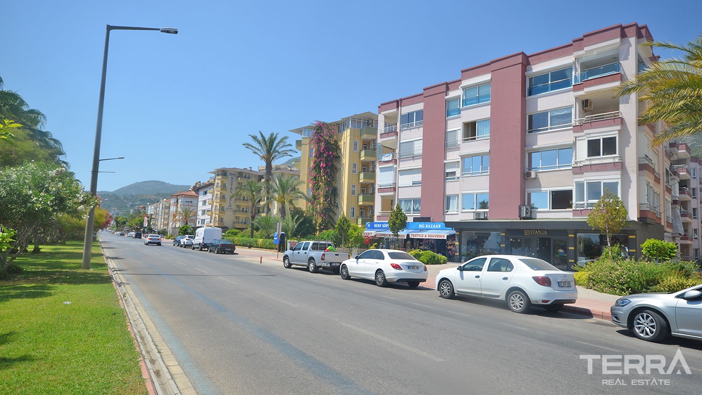 Seafront Family Apartment Facing Famous Cleopatra Beach in Alanya - 38759