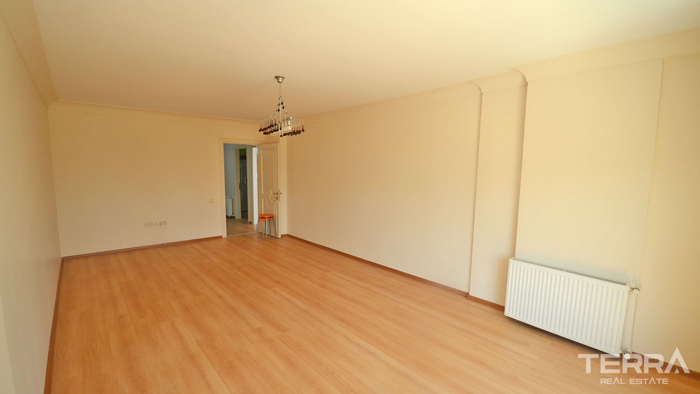 Seafront Family Apartment Facing Famous Cleopatra Beach in Alanya - 38769