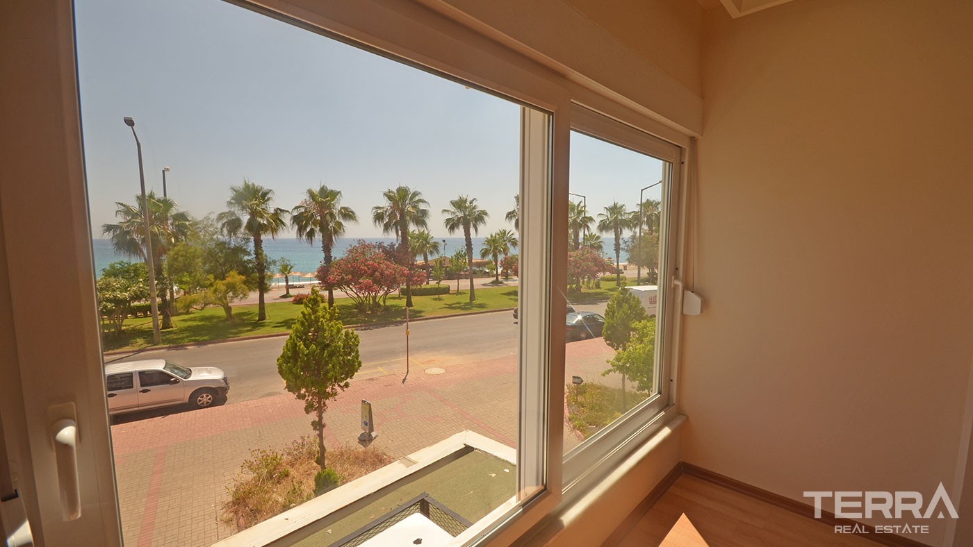 Seafront Family Apartment Facing Famous Cleopatra Beach in Alanya - 38770
