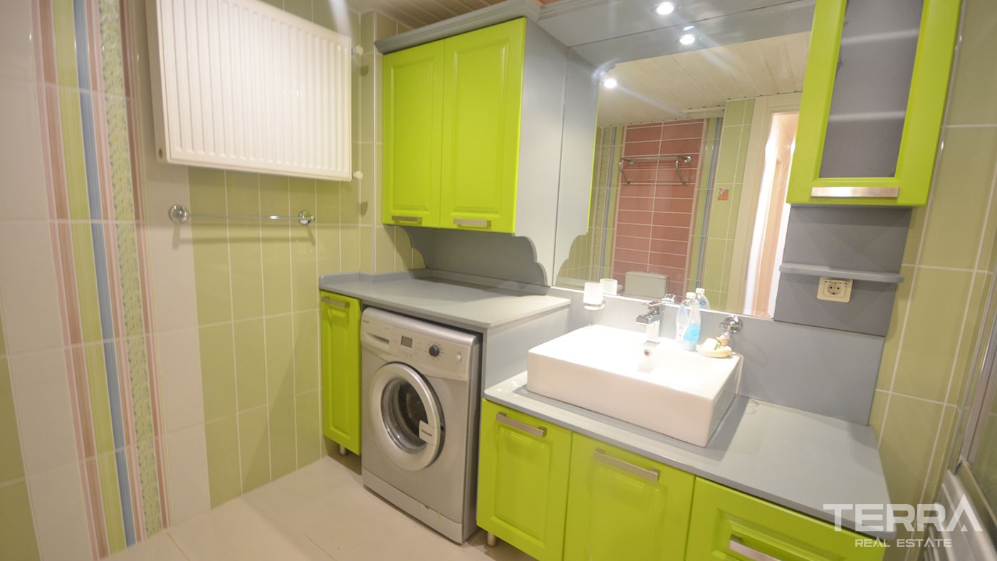 Seafront Family Apartment Facing Famous Cleopatra Beach in Alanya - 38773