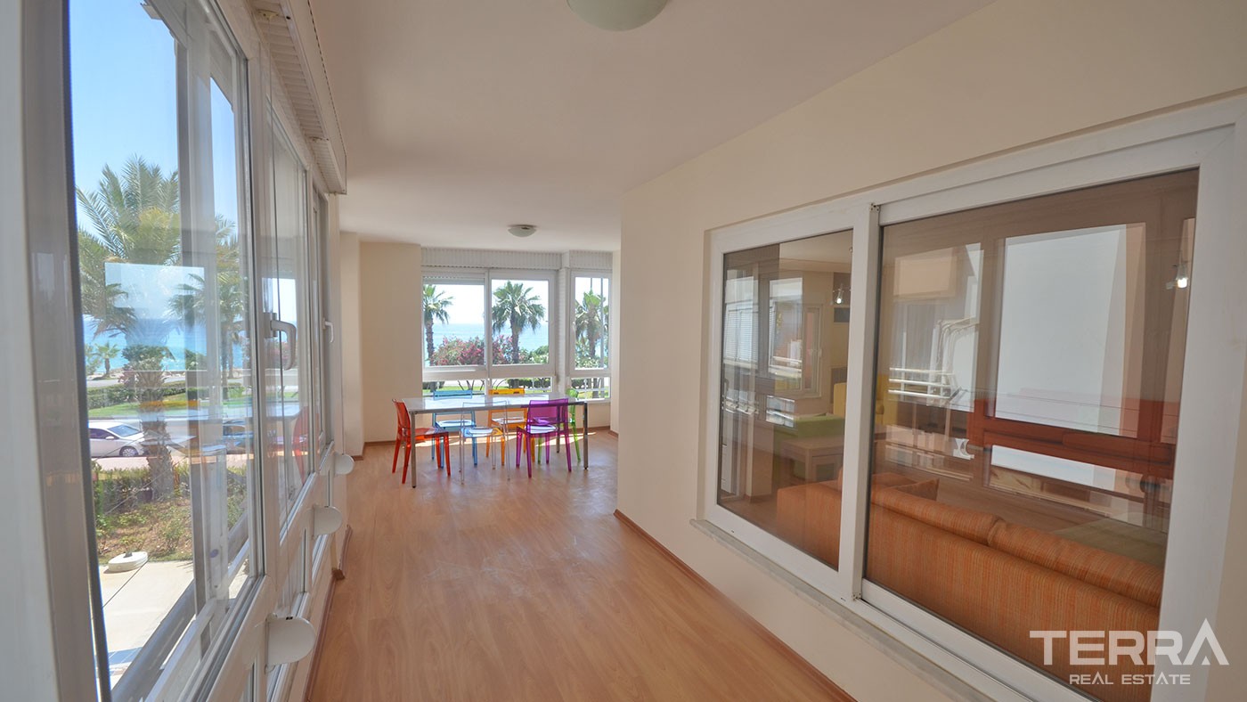 Seafront Family Apartment Facing Famous Cleopatra Beach in Alanya - 38777