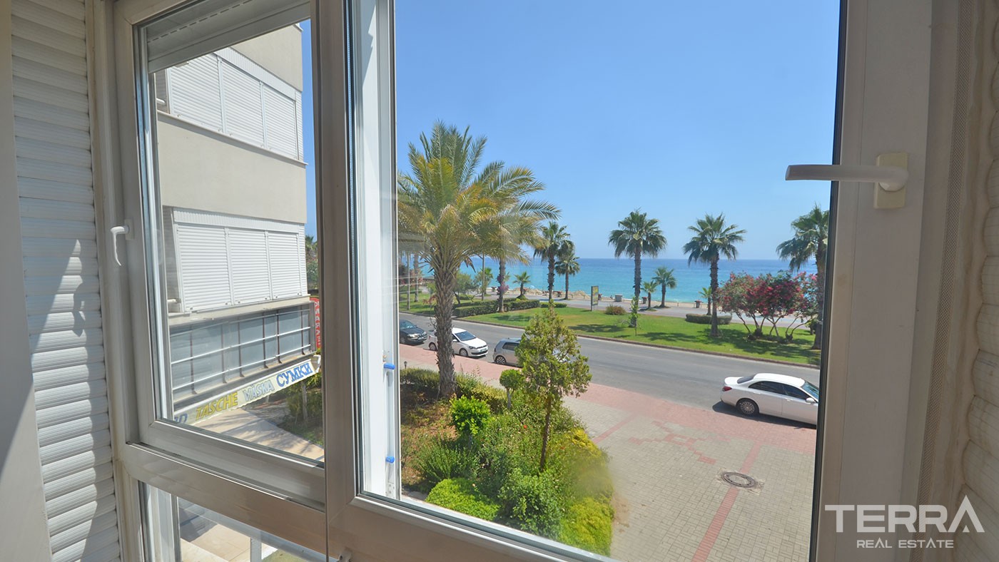 Seafront Family Apartment Facing Famous Cleopatra Beach in Alanya - 38779