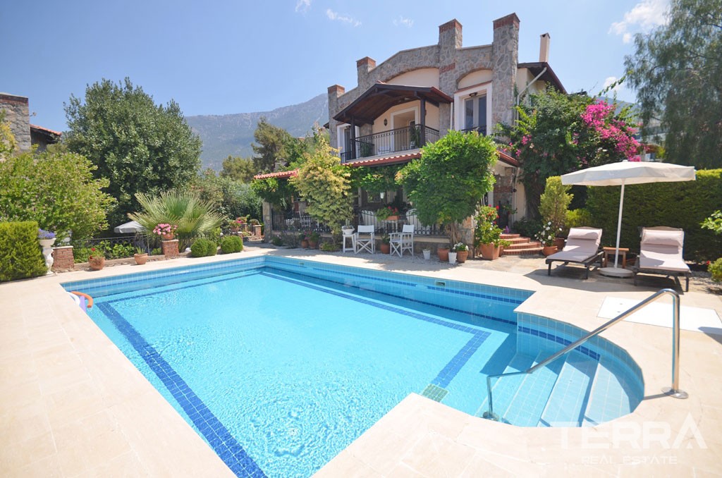 Charming House In A Beatiful Villa Complex With Large Garden in Ovacık