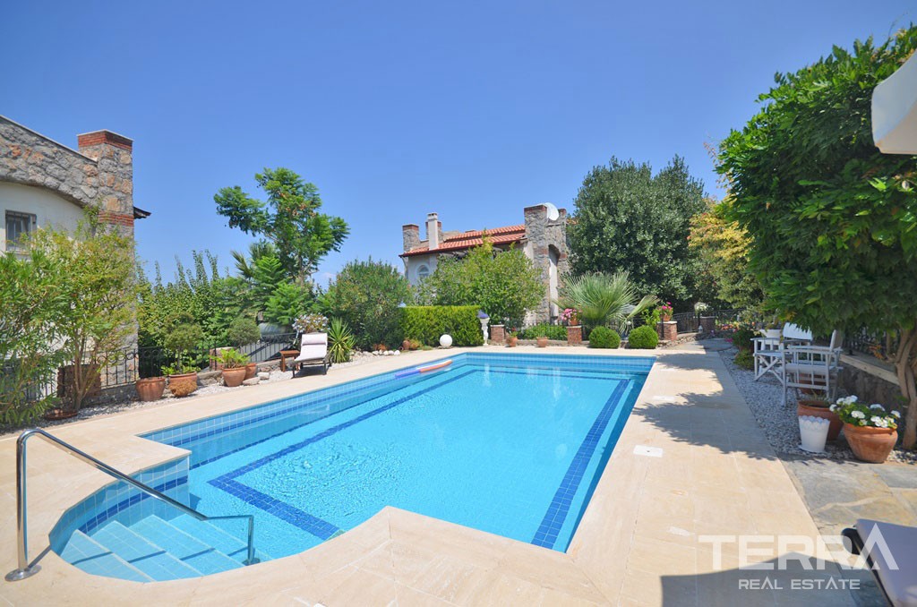 Charming House In A Beatiful Villa Complex With Large Garden in Ovacık - 38903
