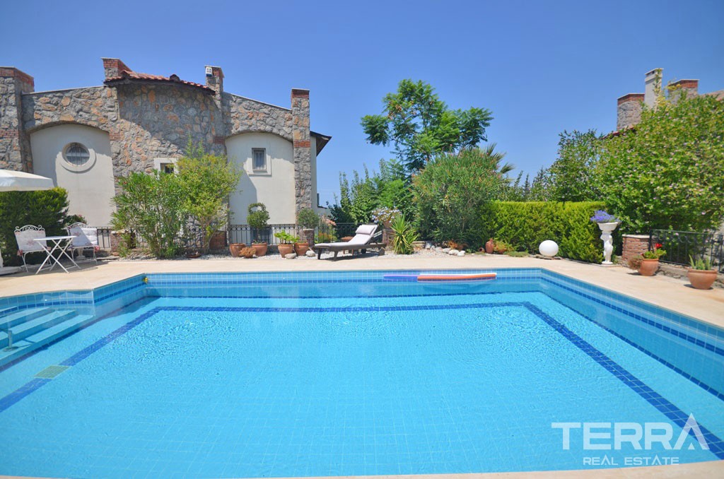 Charming House In A Beatiful Villa Complex With Large Garden in Ovacık - 38904
