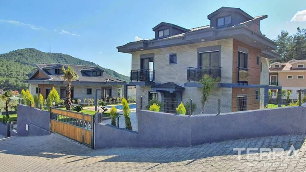 Excellent Quality House for Sale in Göcek With Spacious Garden&Pool - 39037
