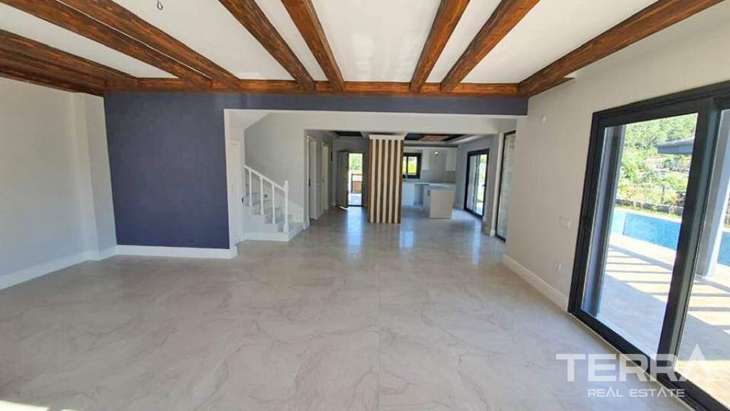 Excellent Quality House for Sale in Göcek With Spacious Garden&Pool - 39047