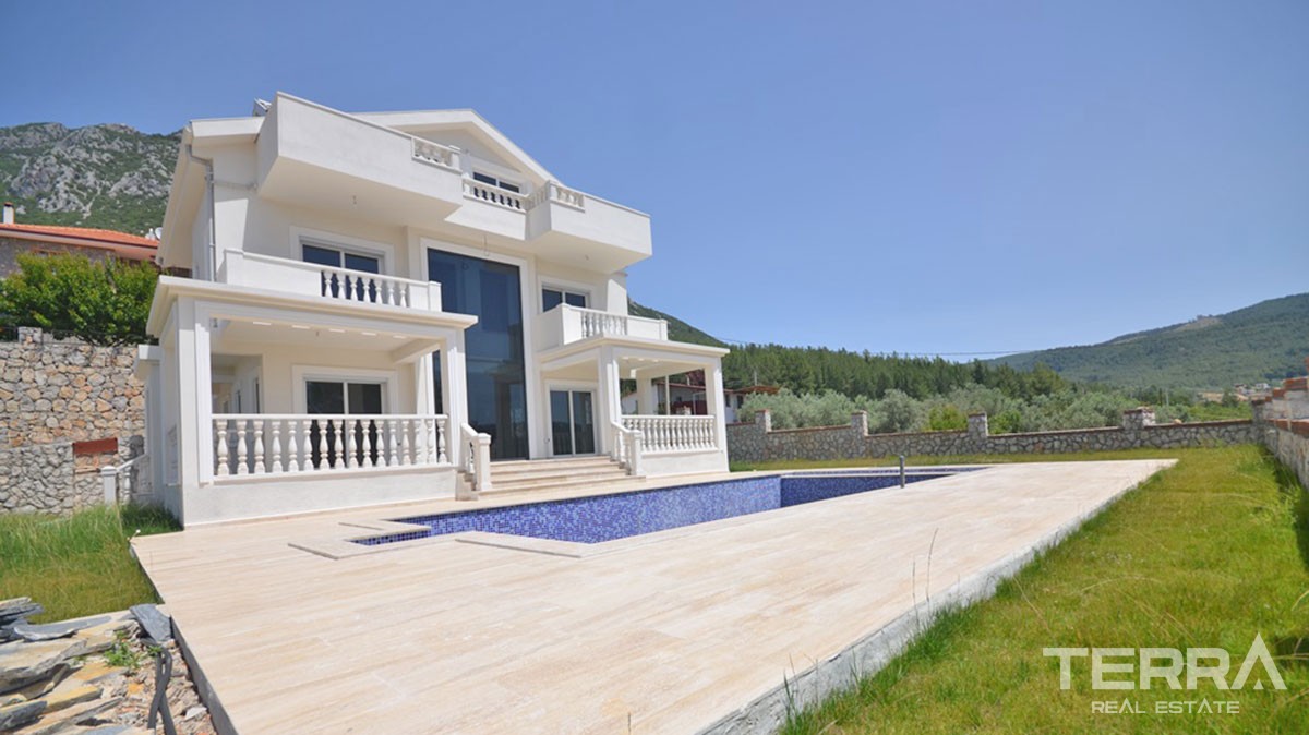Modern Four Bed Villa Offering Mountains Views in Fethiye Üzümlü - 39145