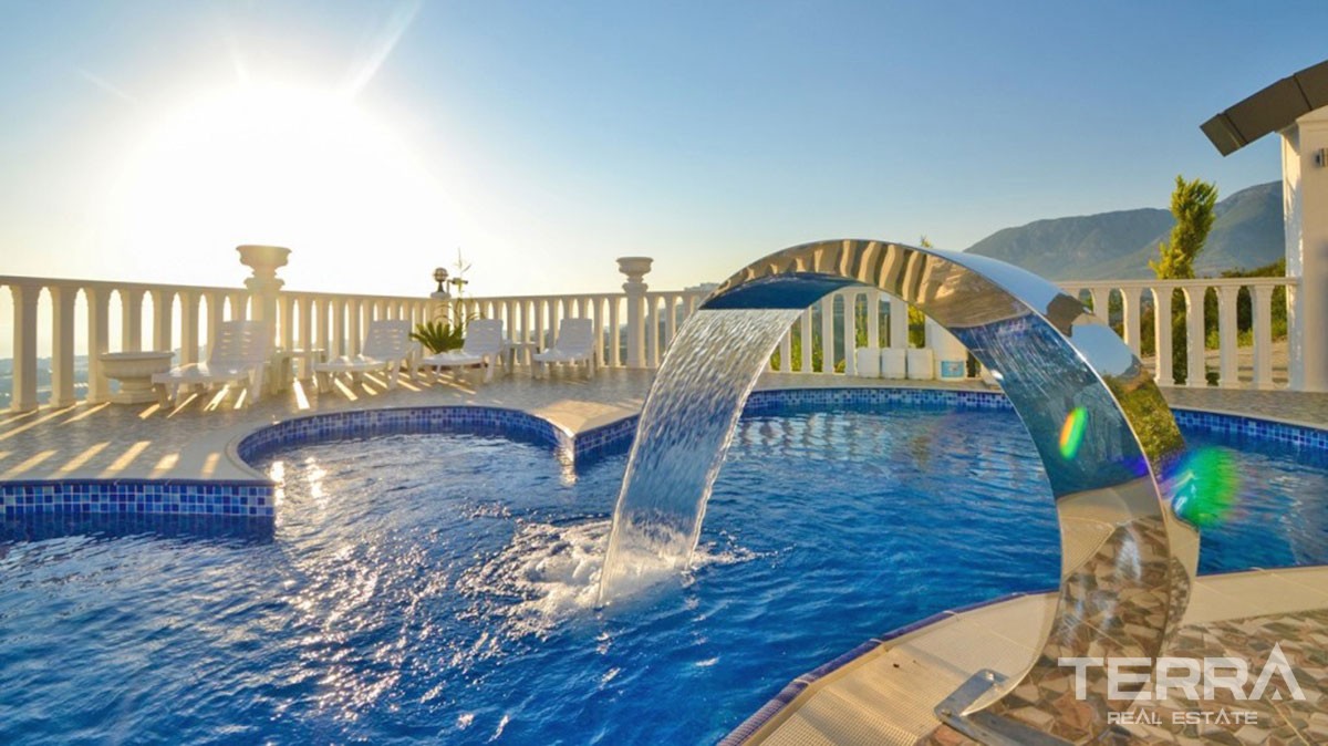 Amazing Villa with an Excellent Panoramic View in Alanya Kargıcak - 39358