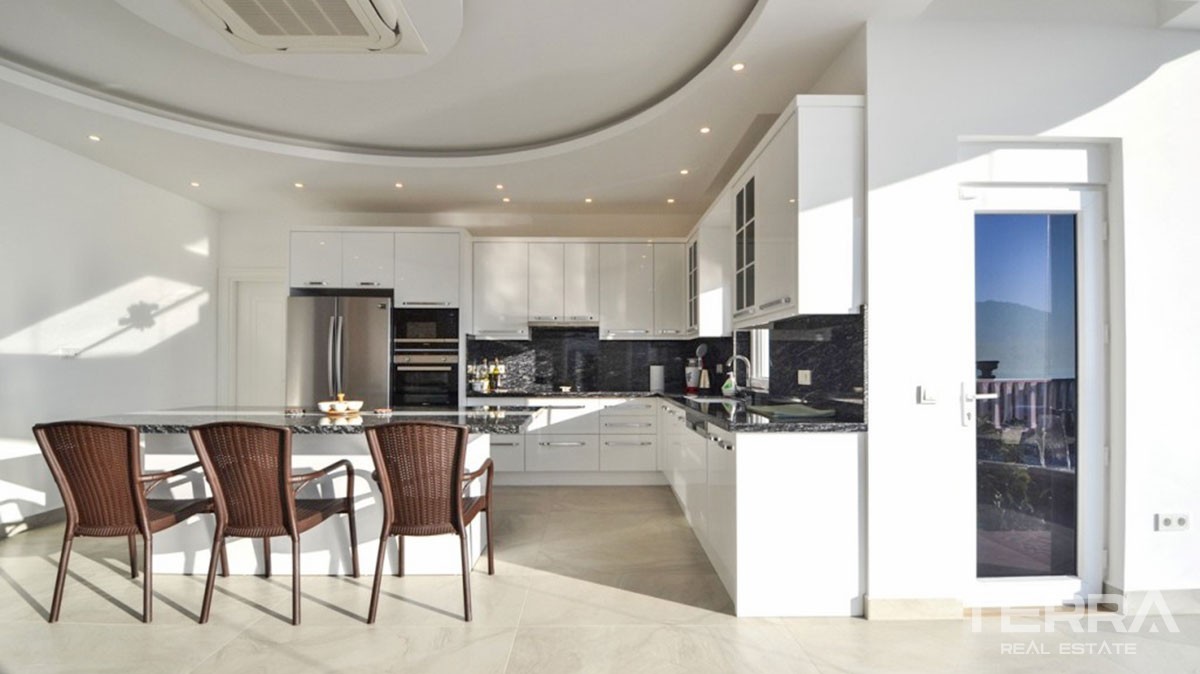 Amazing Villa with an Excellent Panoramic View in Alanya Kargıcak - 39366