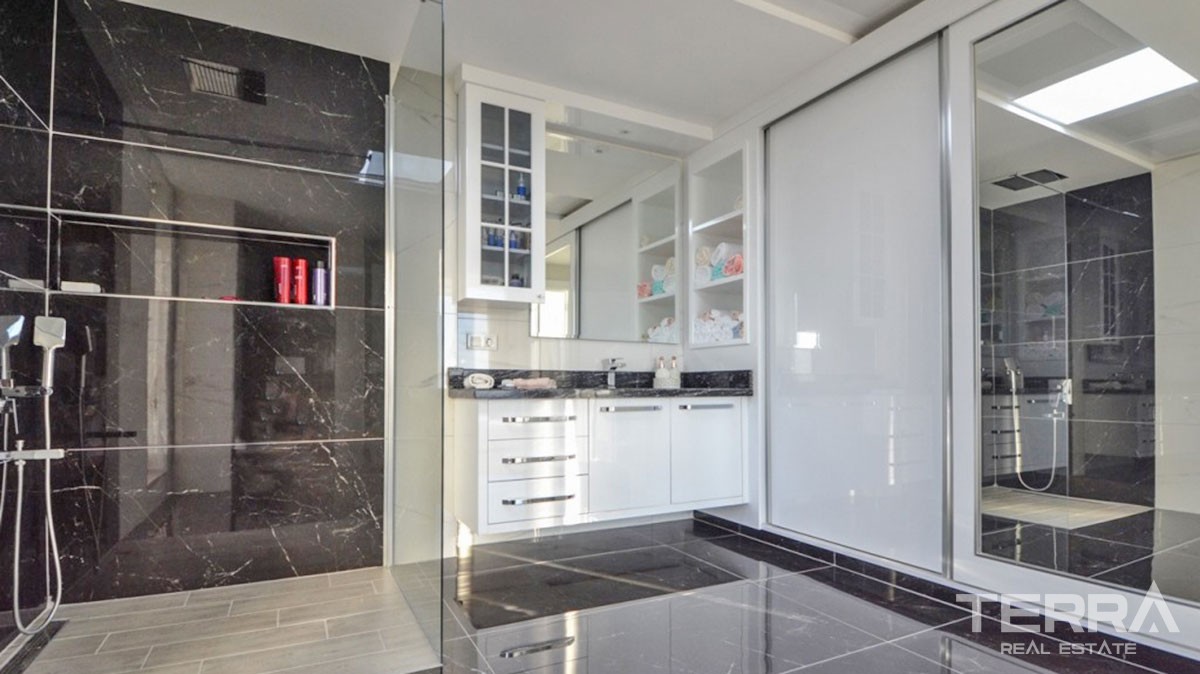 Amazing Villa with an Excellent Panoramic View in Alanya Kargıcak - 39381