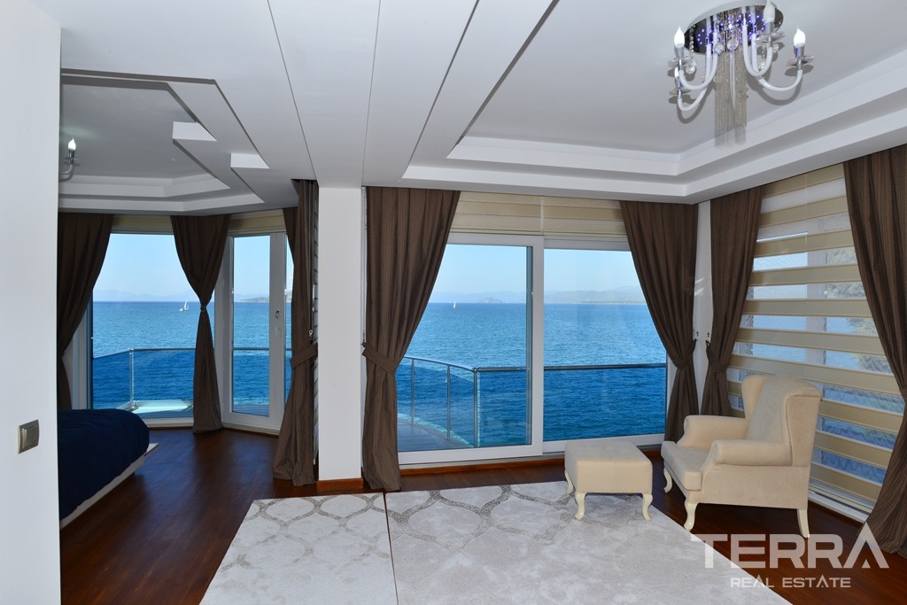 Exklusive Immobilien am Strand zum Verkauf in Fethiye Şövalye Island - 39584