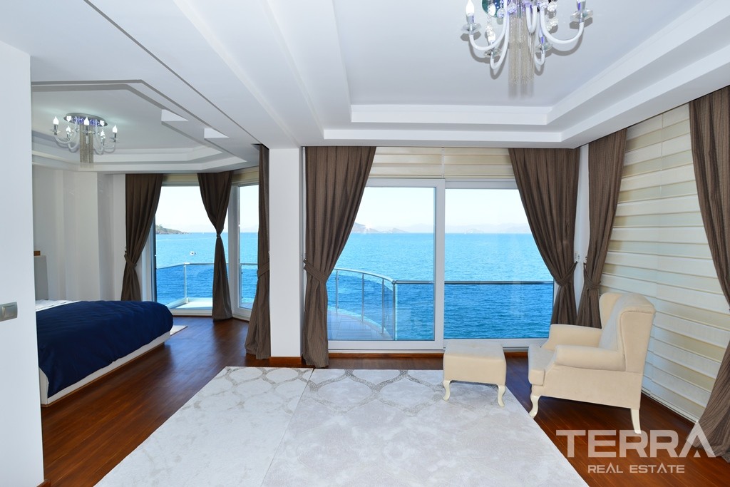 Exklusive Immobilien am Strand zum Verkauf in Fethiye Şövalye Island - 39591