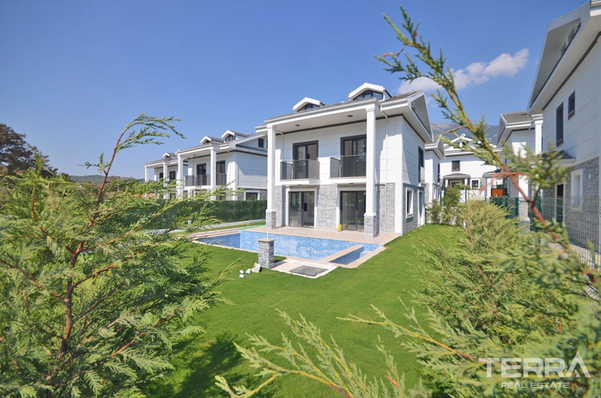 Luxus freistehende Villa zum Verkauf mit großem Pool in Ovacık Fethiye - 39480