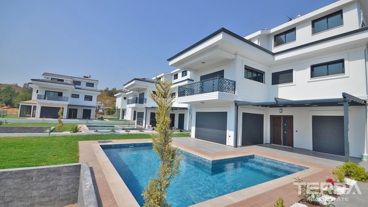 Modern Detached House with Private Pool for Sale in Fethiye Calış - 56126
