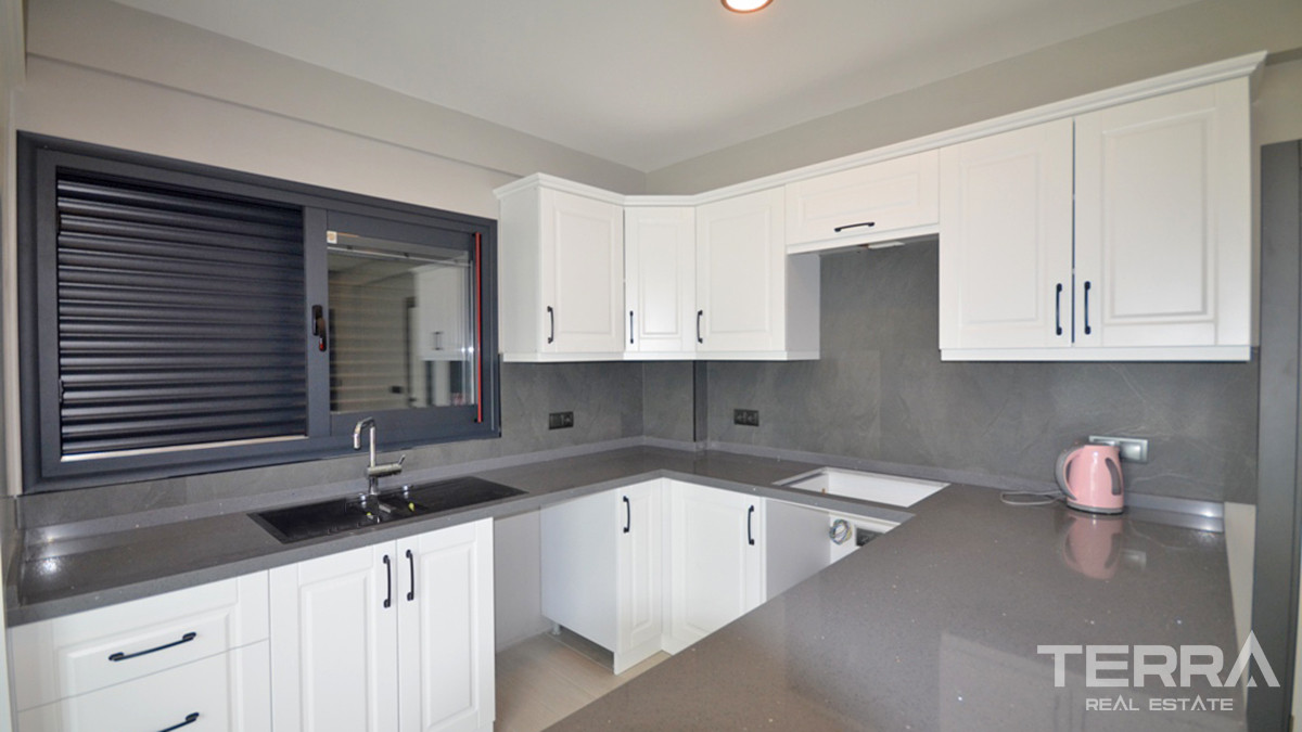 Modern Detached House with Private Pool for Sale in Fethiye Calış - 56132