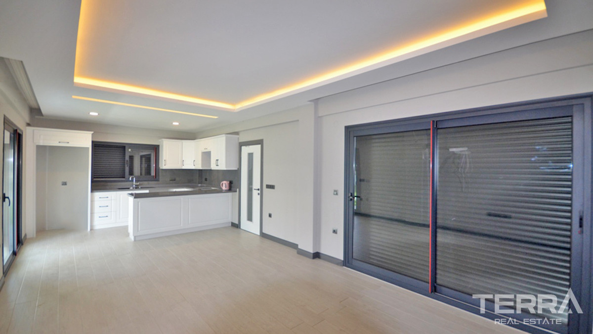Modern Detached House with Private Pool for Sale in Fethiye Calış - 56136