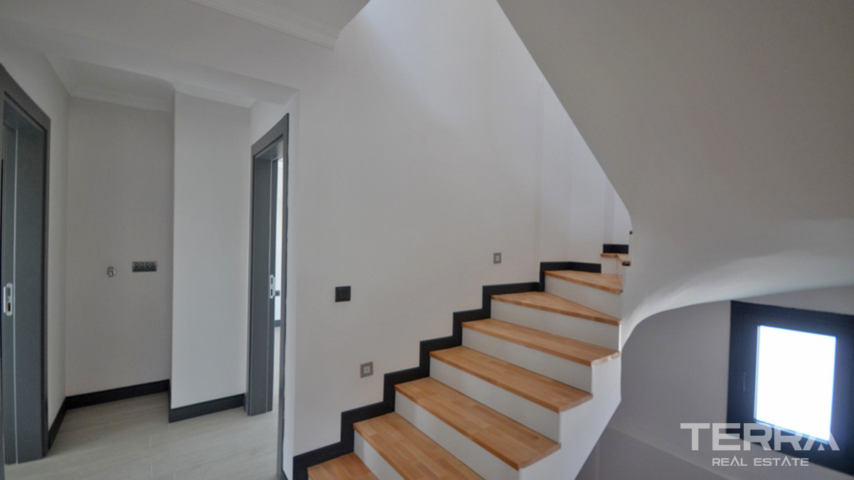 Modern Detached House with Private Pool for Sale in Fethiye Calış - 56141