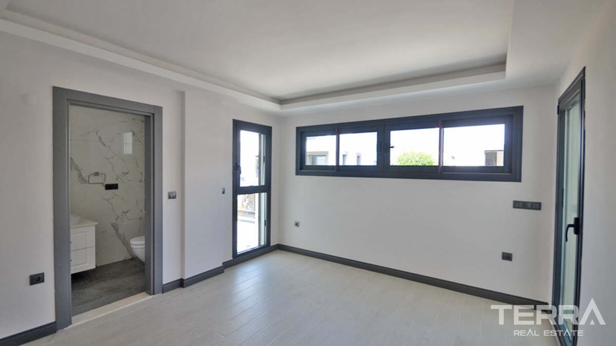 Modern Detached House with Private Pool for Sale in Fethiye Calış - 56149