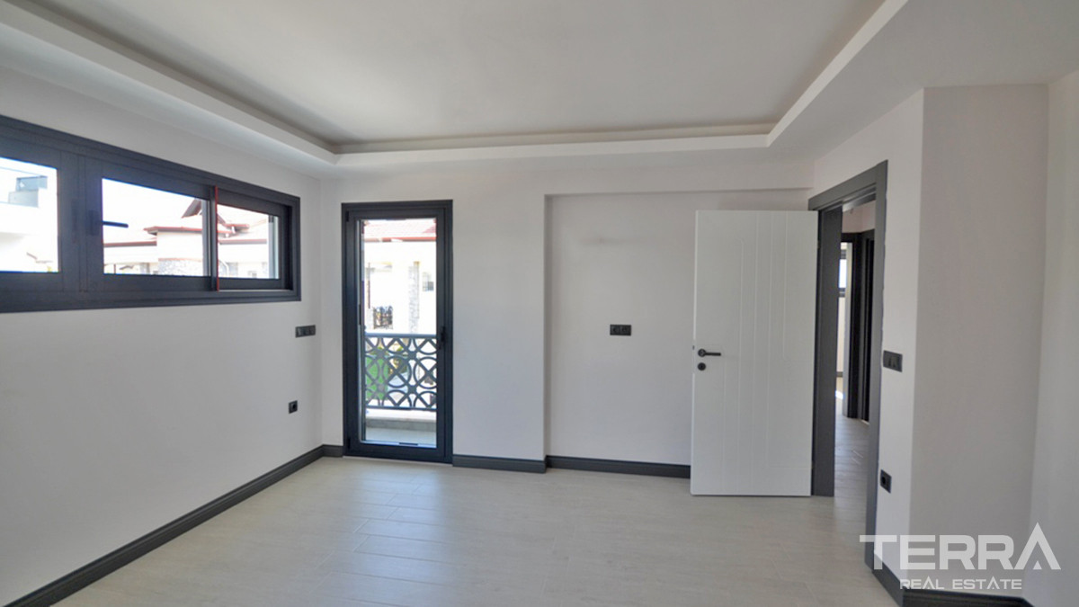 Modern Detached House with Private Pool for Sale in Fethiye Calış - 56152