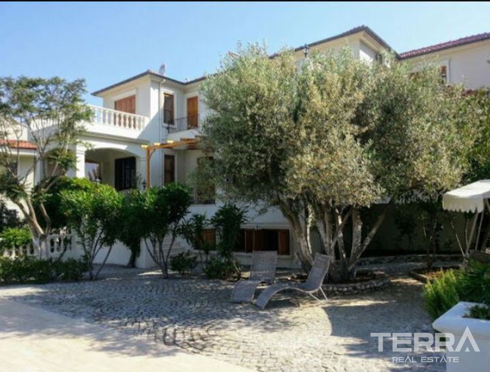 Comfortable Renewed Villa With a Large Garden & Pool in Fethiye Ovacık - 39759