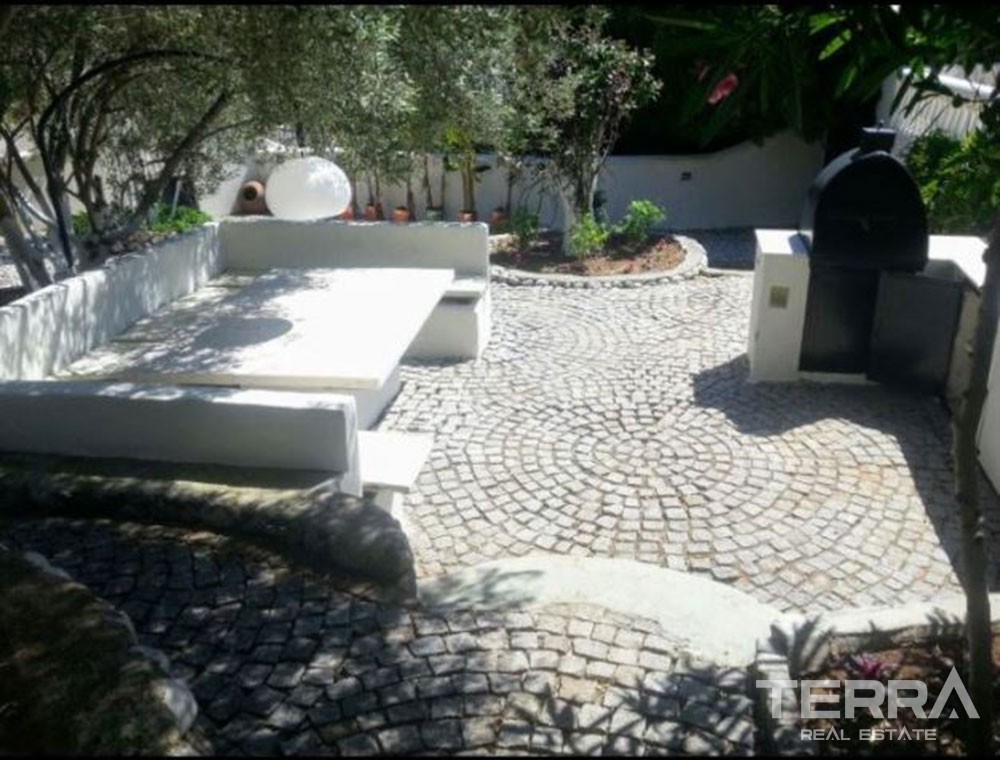 Comfortable Renewed Villa With a Large Garden & Pool in Fethiye Ovacık - 39763