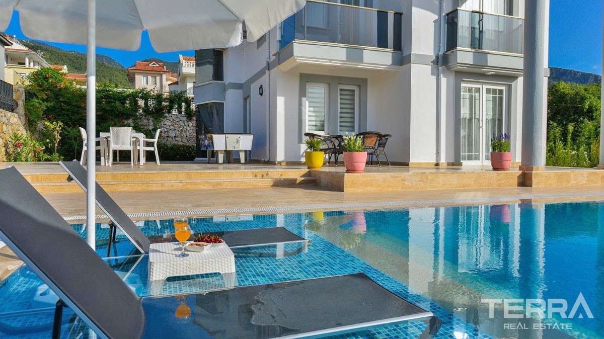 Modern Villa Resale in Ovacık With Mountain View and Large Garden - 39823