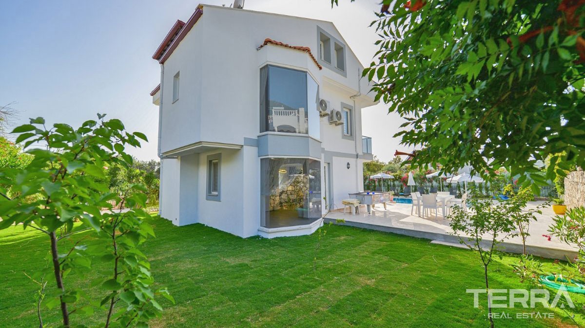 Modern Villa Resale in Ovacık With Mountain View and Large Garden - 39824