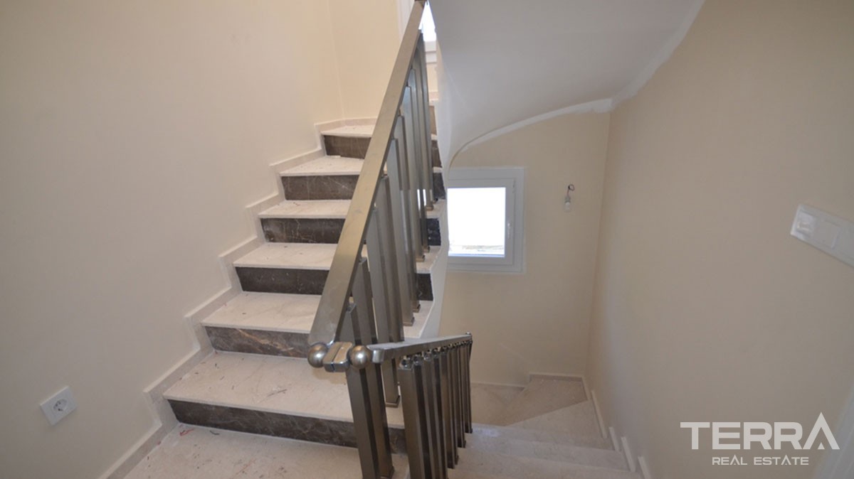 High Quality 3 Bed Villa with Mountain View for Sale in Fethiye Üzümlü - 40009