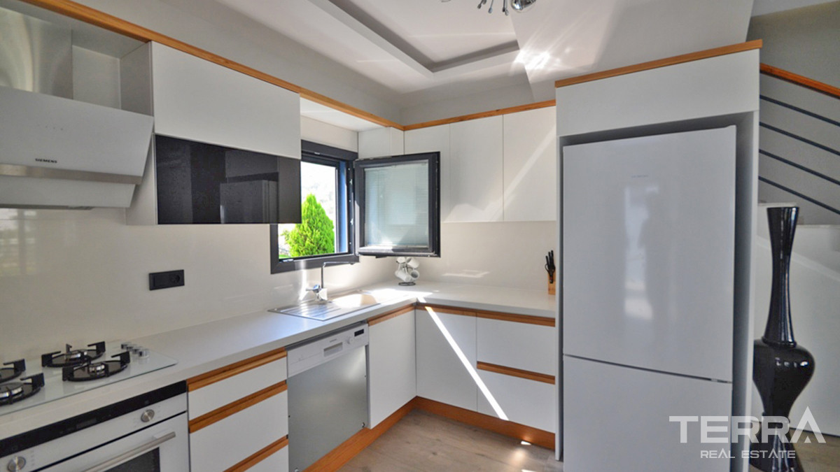 Modern Villa For Sale Close to the City Centre in Fethiye Çalış - 56117