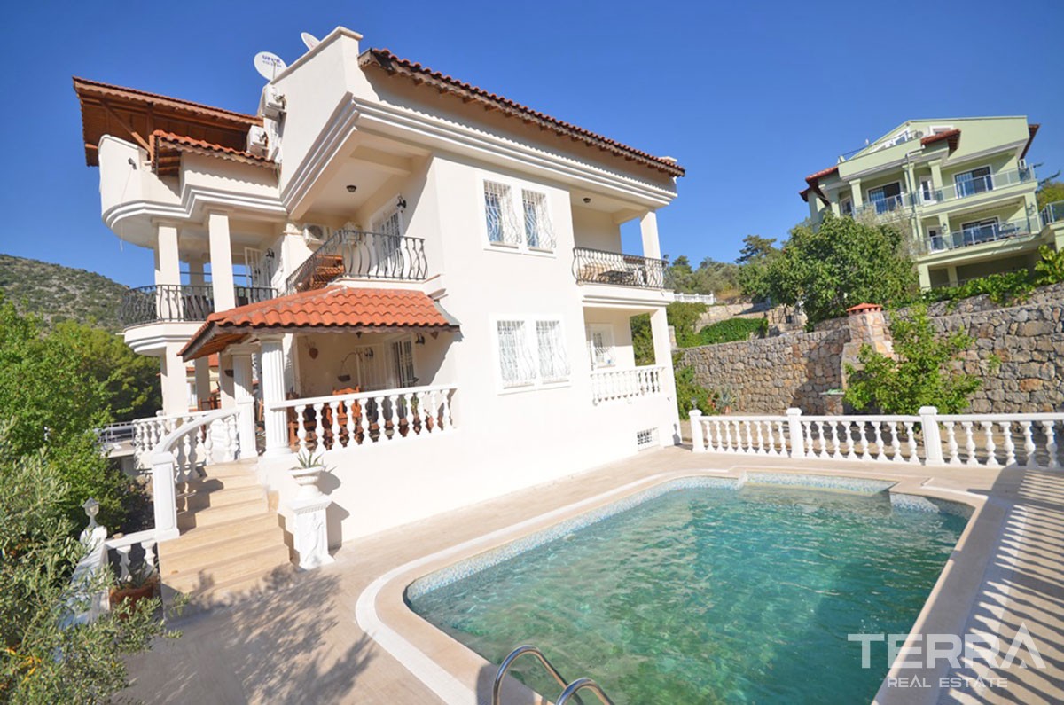 Resale Detached Villa With Private Swimming Pool in Üzümlü Fethiye - 40090