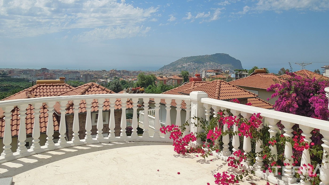Sea View and Fully Equipped Detached Villa for Sale in Alanya Tepe - 40501