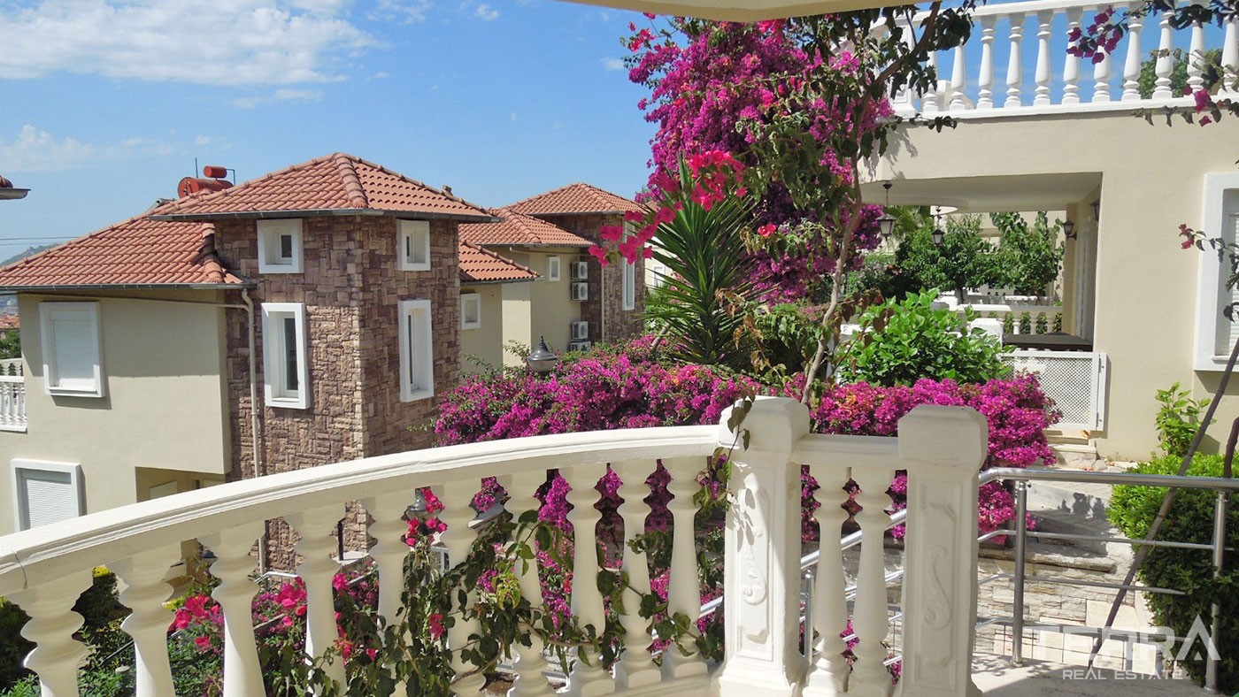 Sea View and Fully Equipped Detached Villa for Sale in Alanya Tepe - 40510