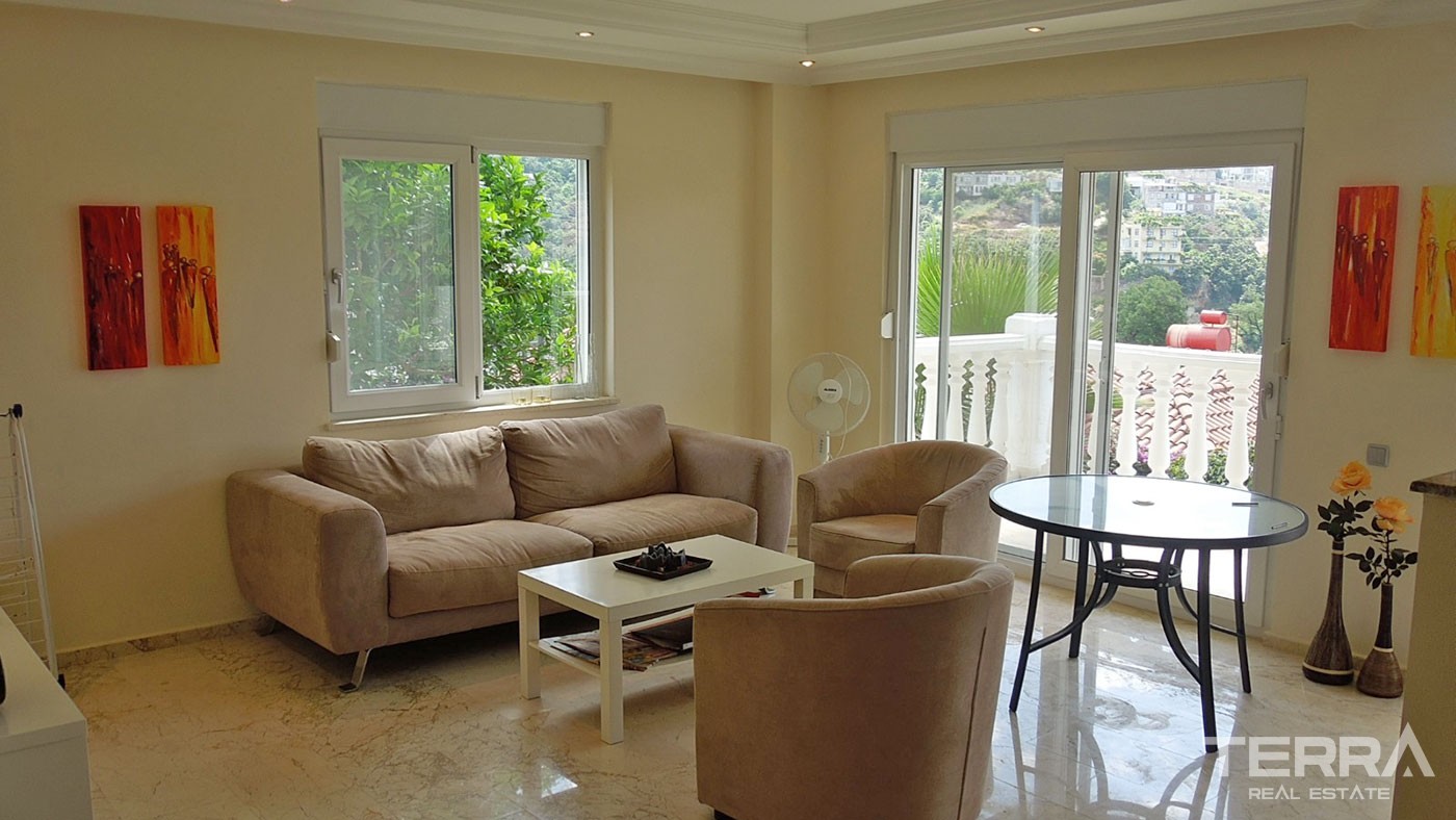 Sea View and Fully Equipped Detached Villa for Sale in Alanya Tepe - 40517