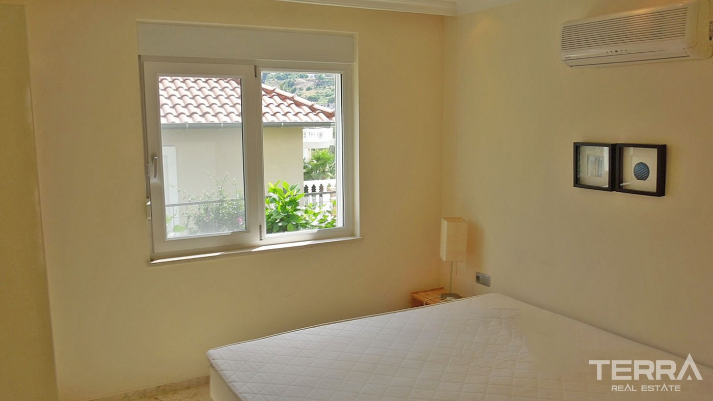 Sea View and Fully Equipped Detached Villa for Sale in Alanya Tepe - 40520