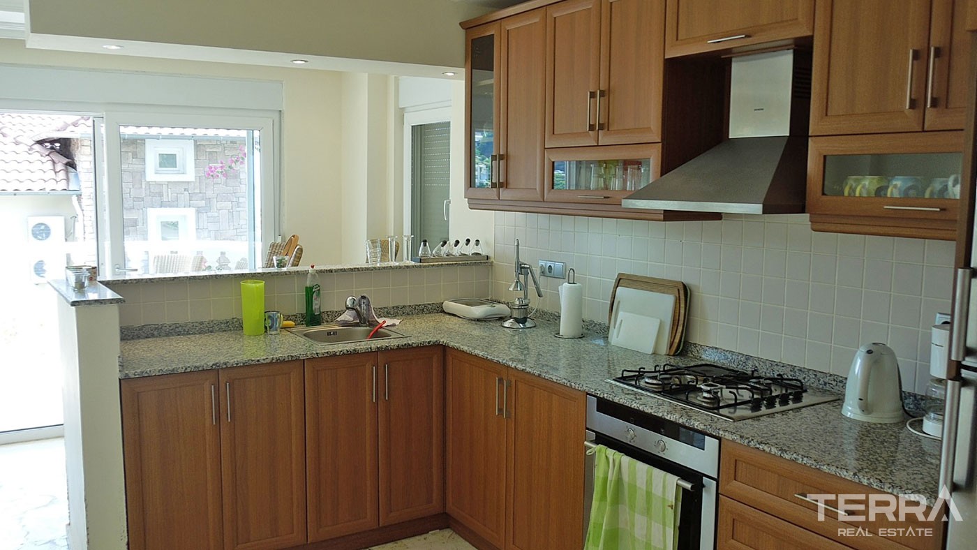 Sea View and Fully Equipped Detached Villa for Sale in Alanya Tepe - 40526